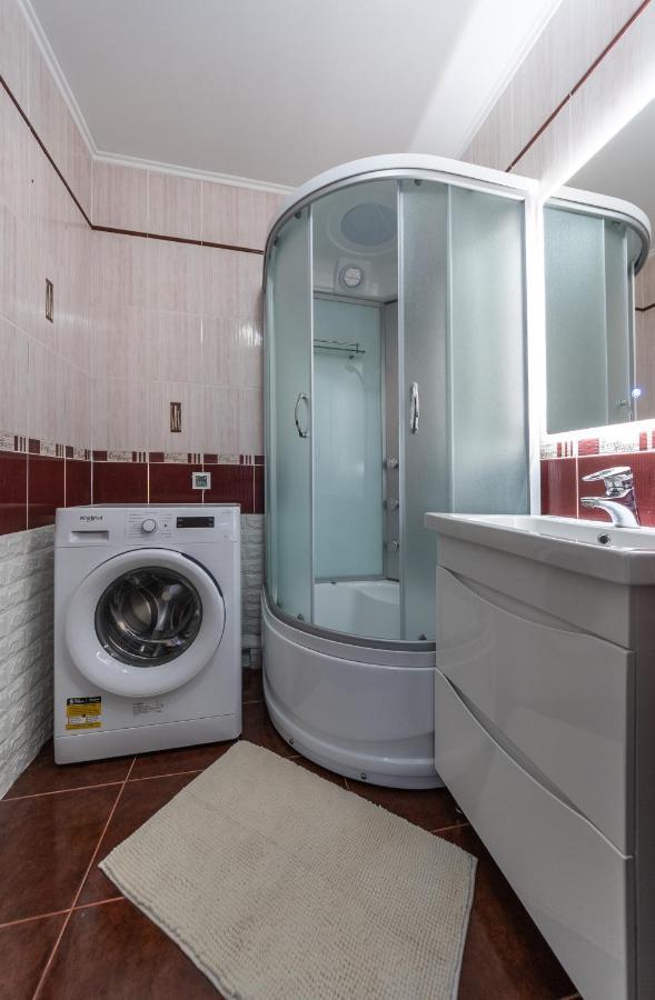 Modern 3 Bedroom Apartment Kiev Dış mekan fotoğraf
