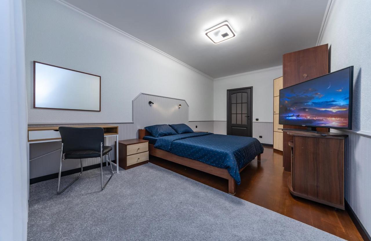 Modern 3 Bedroom Apartment Kiev Dış mekan fotoğraf