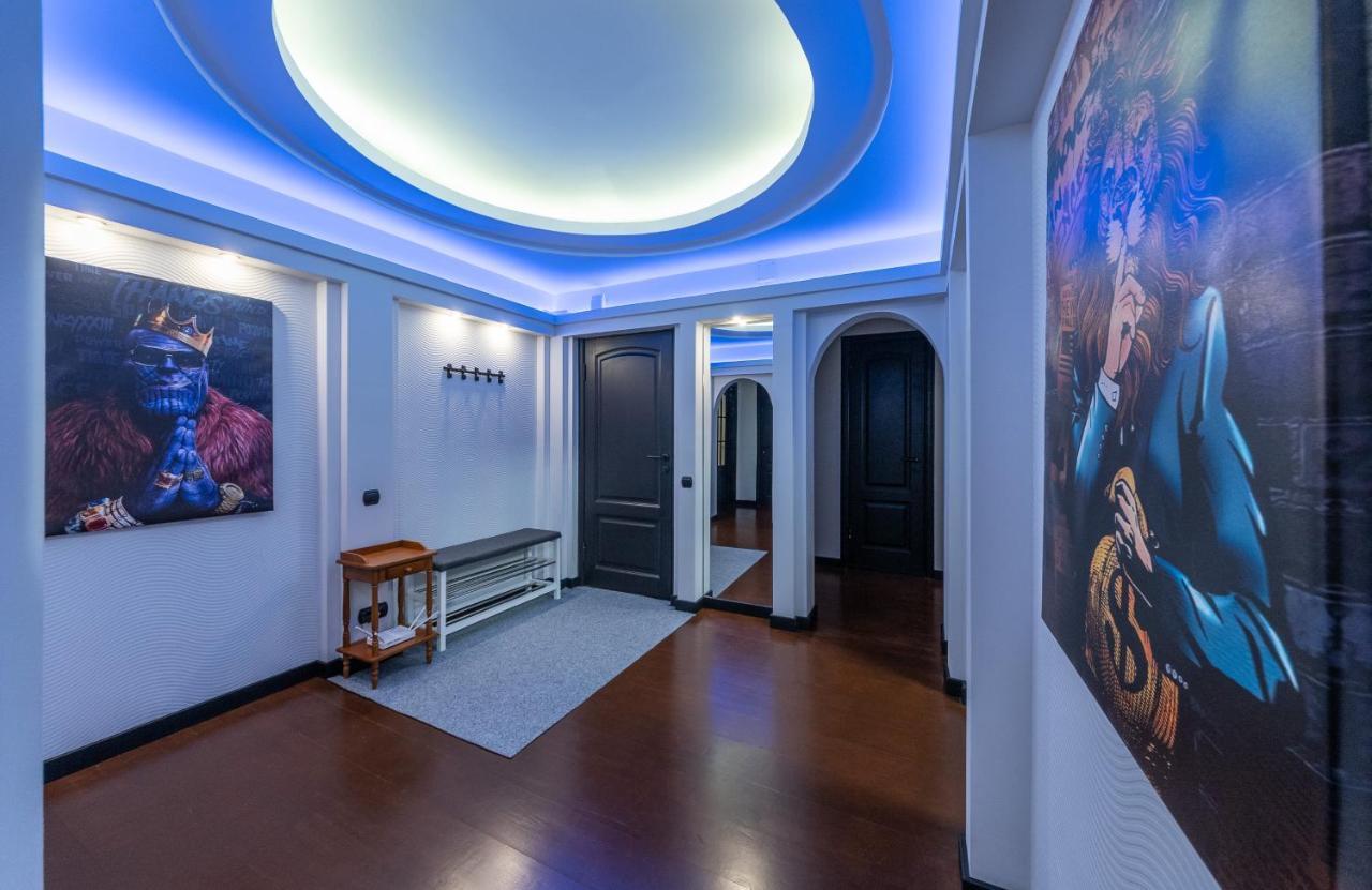Modern 3 Bedroom Apartment Kiev Dış mekan fotoğraf